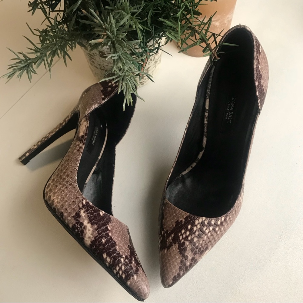 Zara Basic {Size 6} - Picture 1 of 5
